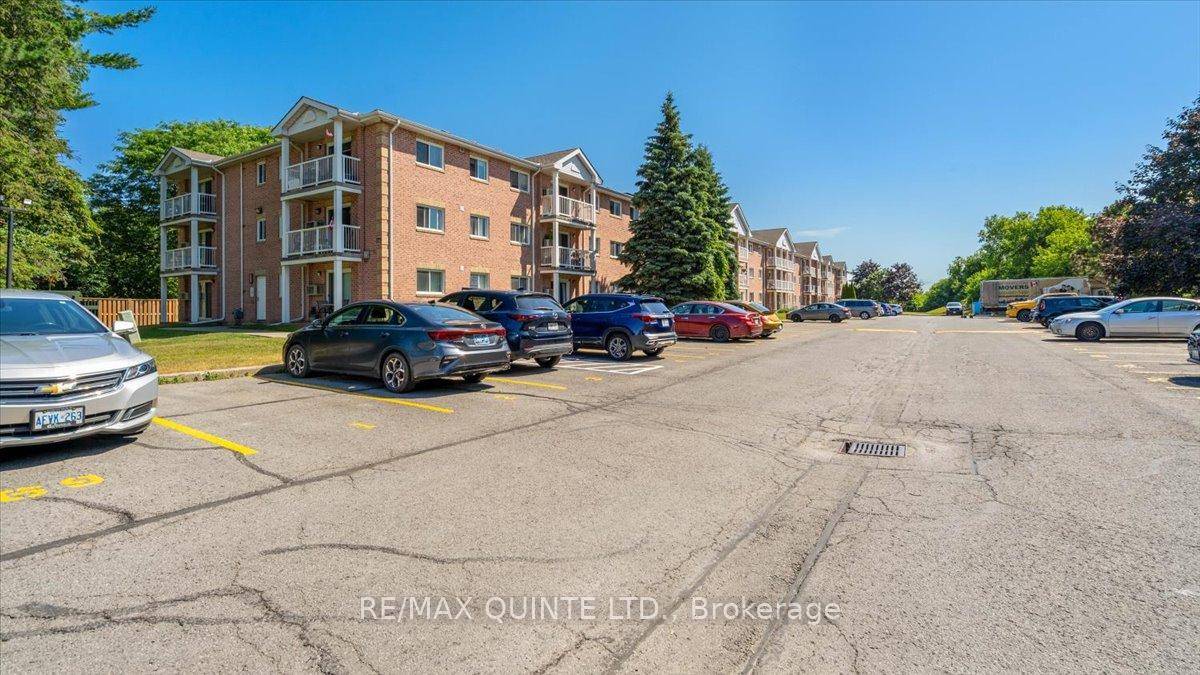 Welcome to Waterford Condominiums, one of Belleville's most desirable east end condos !