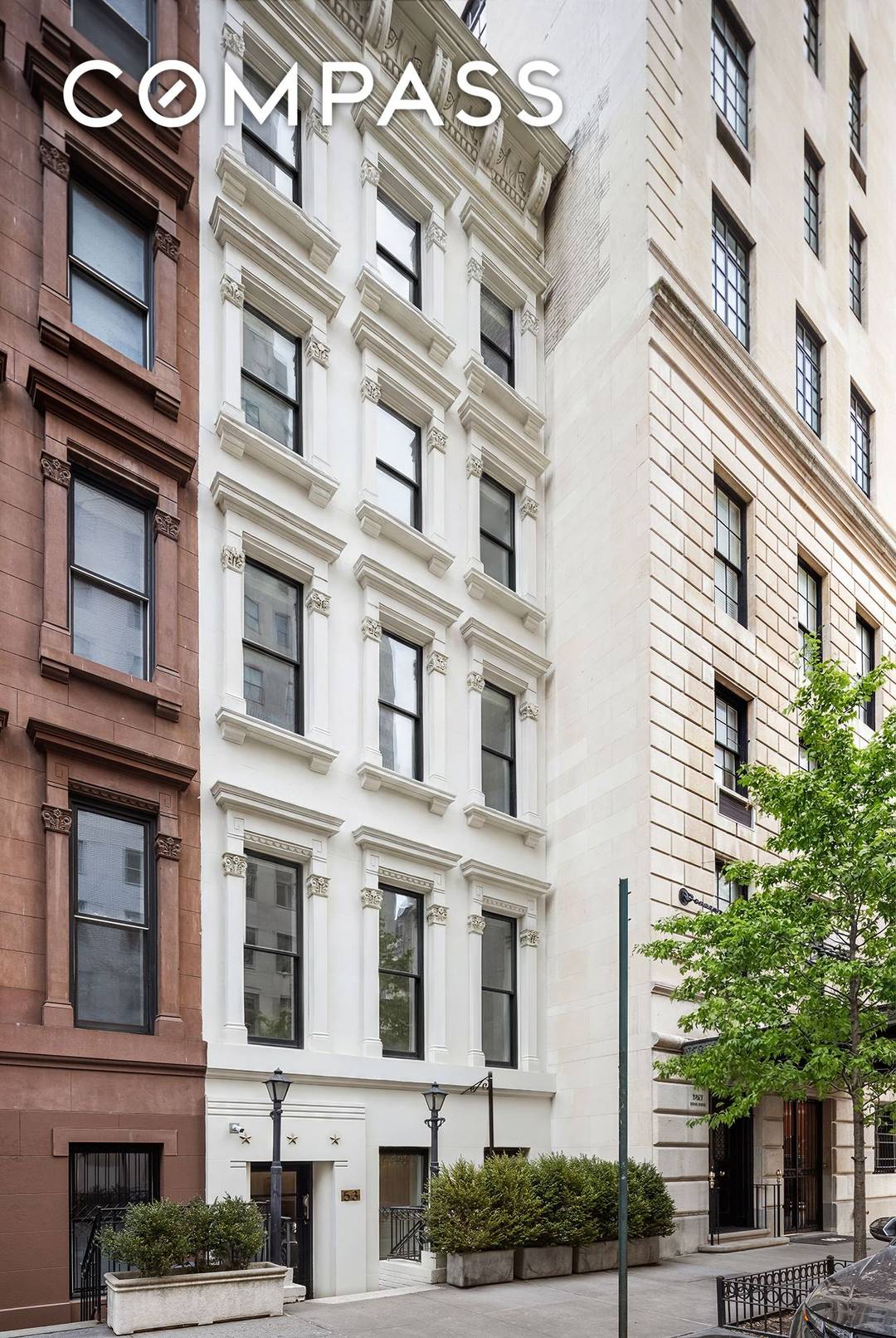 Located alongside one of Manhattan's most prestigious Park Avenue co operatives on a distinctive Upper East Side townhouse row, just 900ft from Central Park, this 20 foot wide, 5 story ...