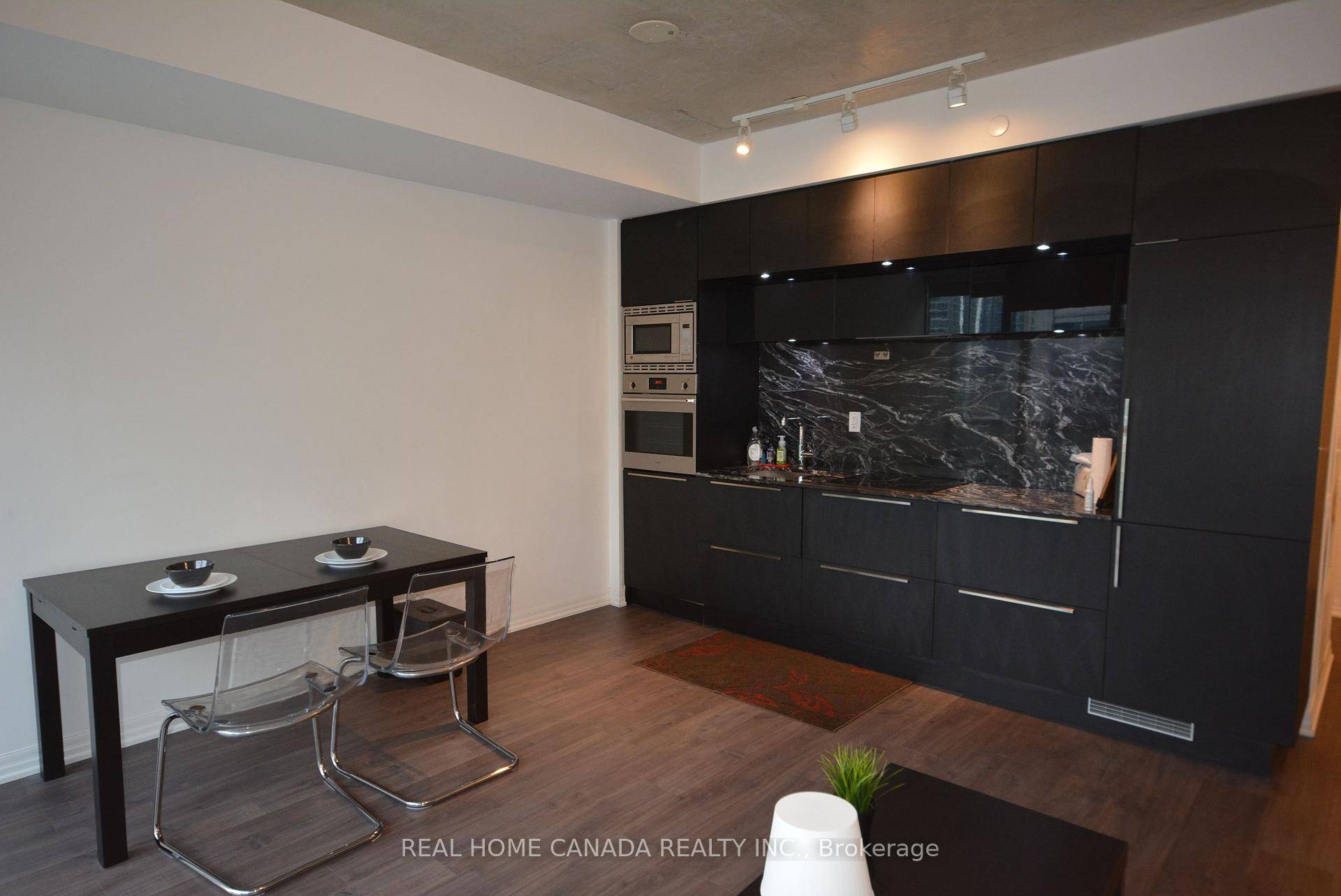 Luxury Larger Bachelor Studio 431 Sq.
