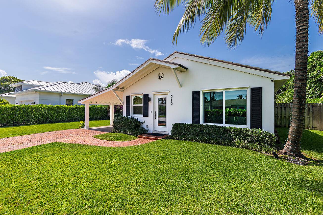 This adorable Cottage is located in the desirable SoSo neighborhood and available for seasonal or annual lease.