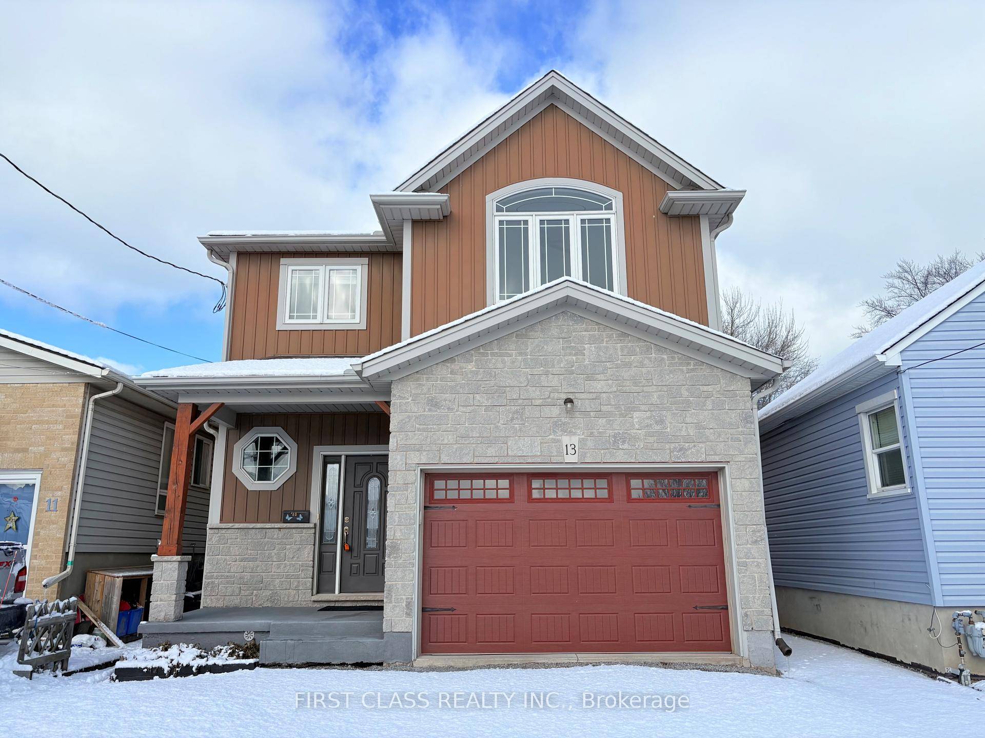 Beautiful Modern Home Built in 2011 with 1693 Sq Ft 794' Finished Basement.
