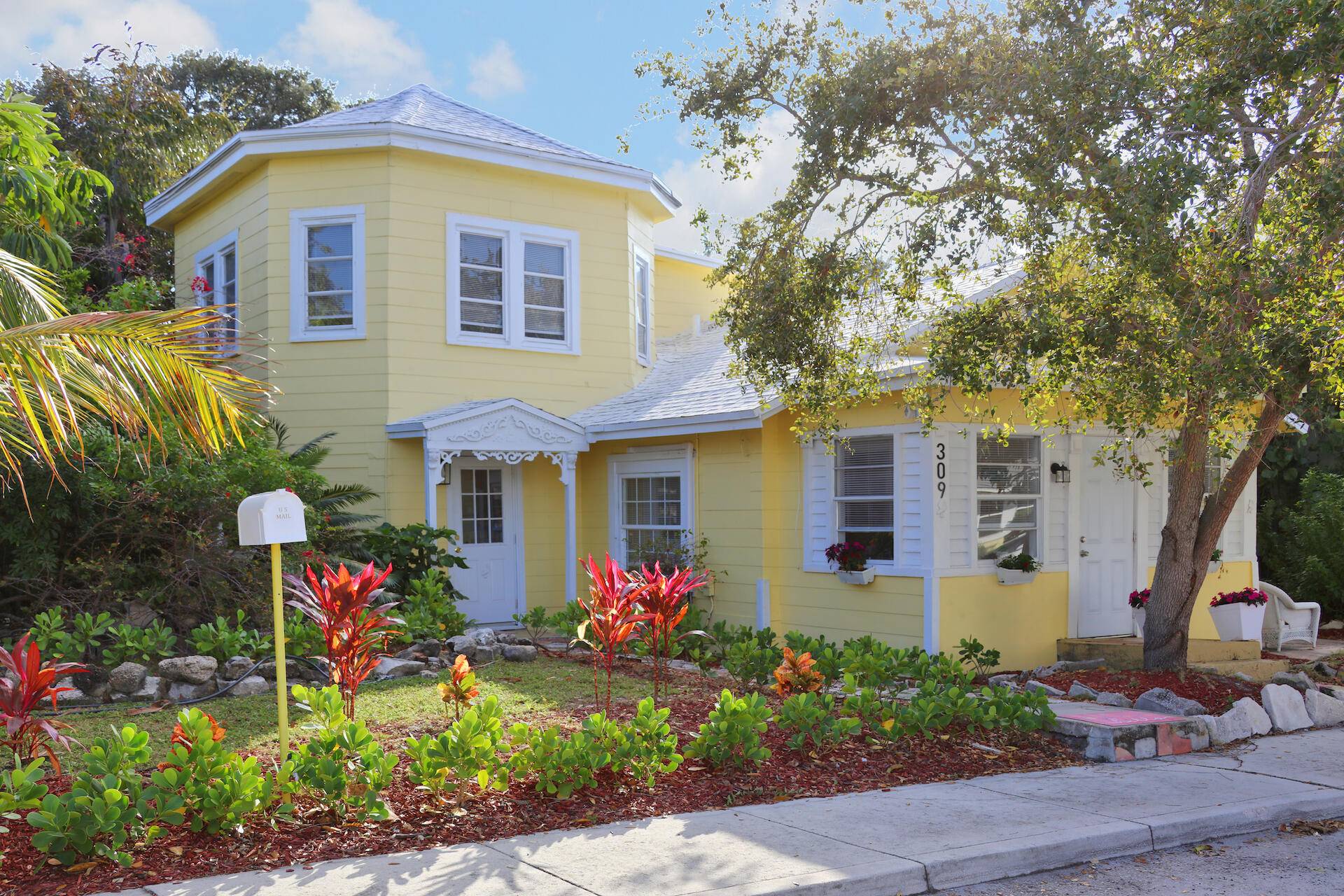 Welcome home to this stunning, recently renovated residence located in the Lake Worth Beach Historical district !