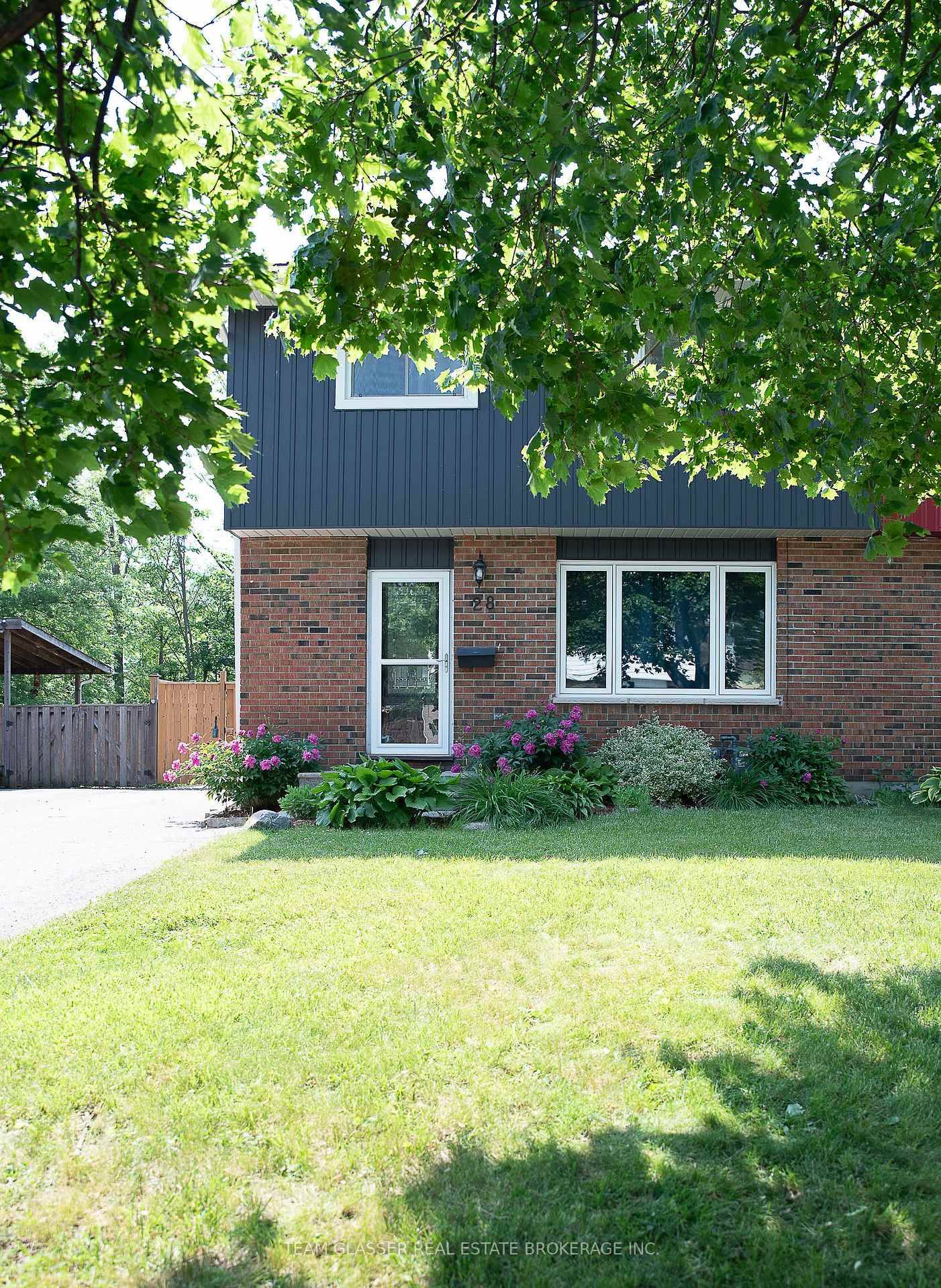 Welcome to 28 Parkview Heights, Aylmer !