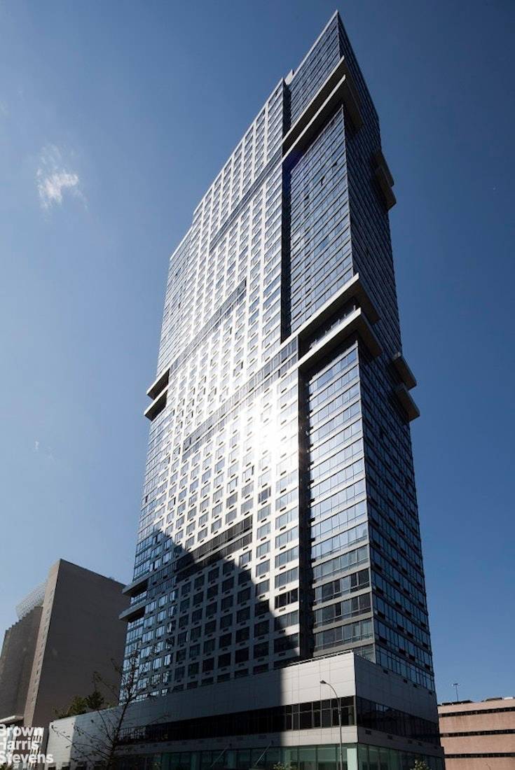 Beautiful 1 Bedroom apartment AT ATELIER !