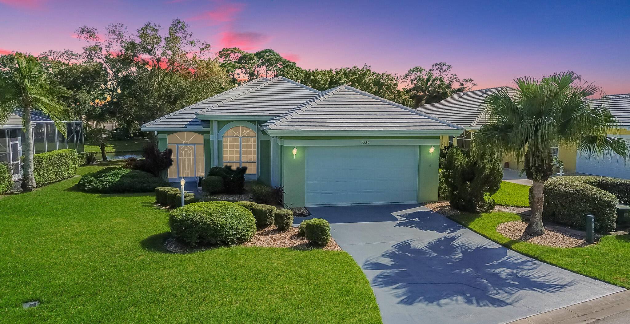 Discover the perfect lakefront oasis in Marsh Landing, PGA Village !