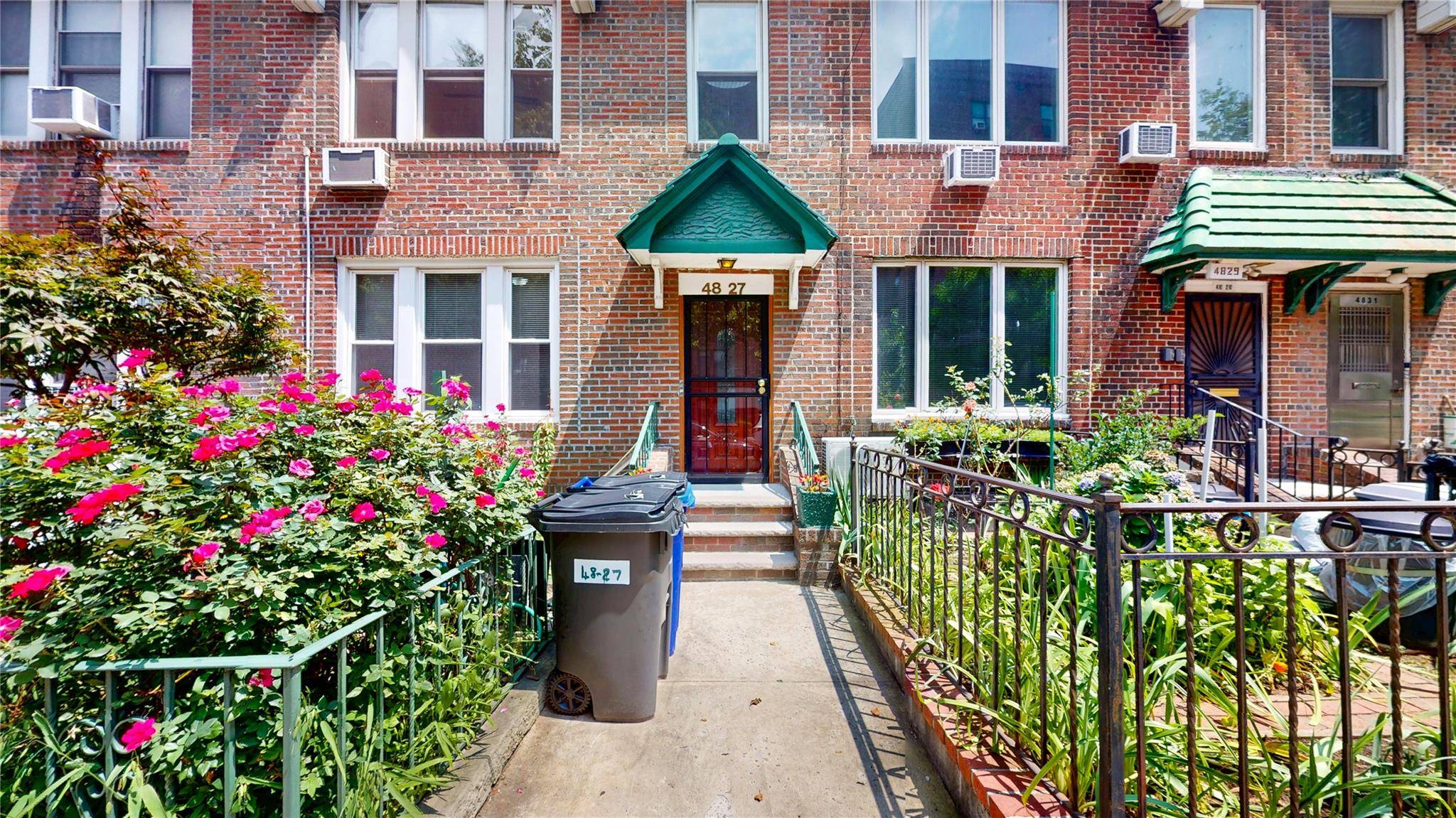Fixer Upper with Big Potential in Sunnyside !