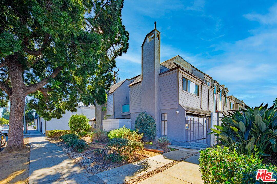 1342   Stanford St 2.0 Santa Monica LA