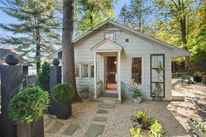 Nestled along the shores of Lake Mamanasco in the historic town of Ridgefield, Connecticut is a small community of cottages with access to the lake for swimming and kayaking.