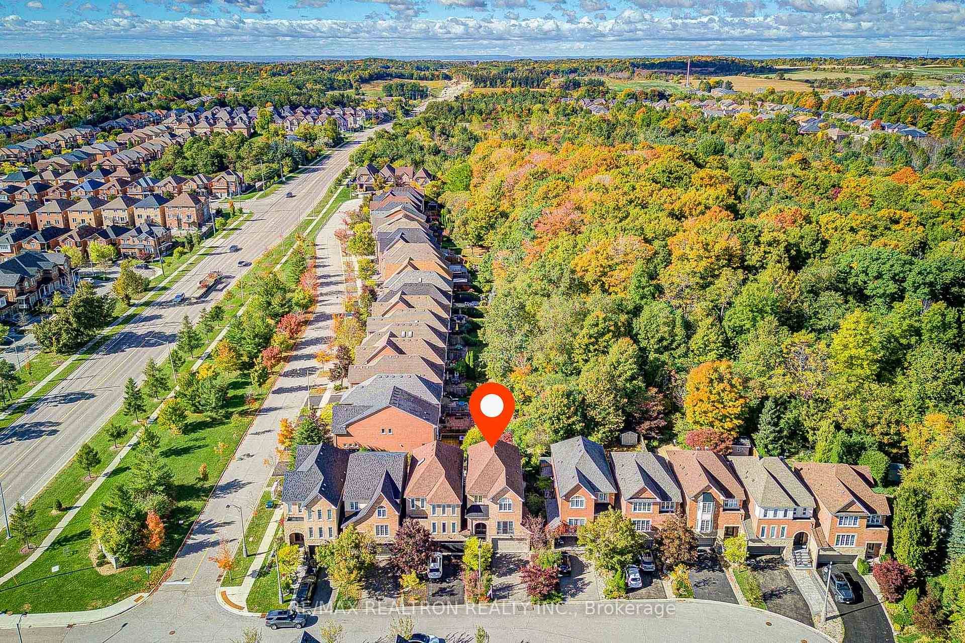Welcome to 8 Harvest Court A Sanctuary Where Prestige Meets Nature in Richmond Hill !