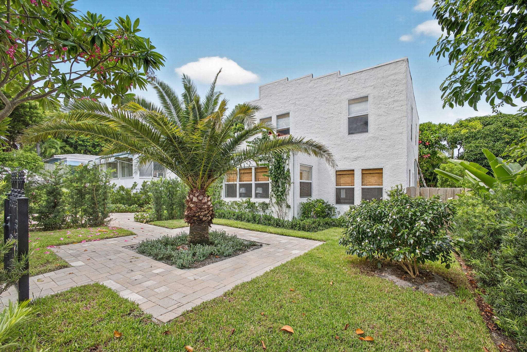 Nostalgia in NorthWood HillsThis Move In ready, Historic Spanish Mission Casa, sits almost 44ft above seal level.