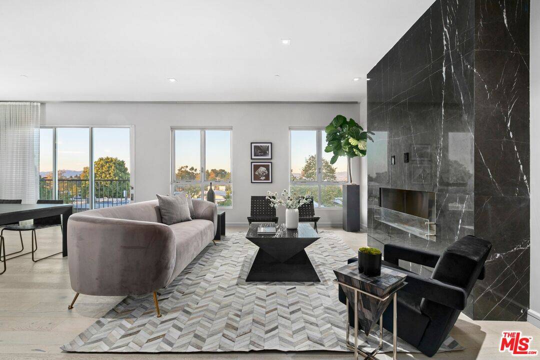 2391 Roscomare 2BR Bel Air La