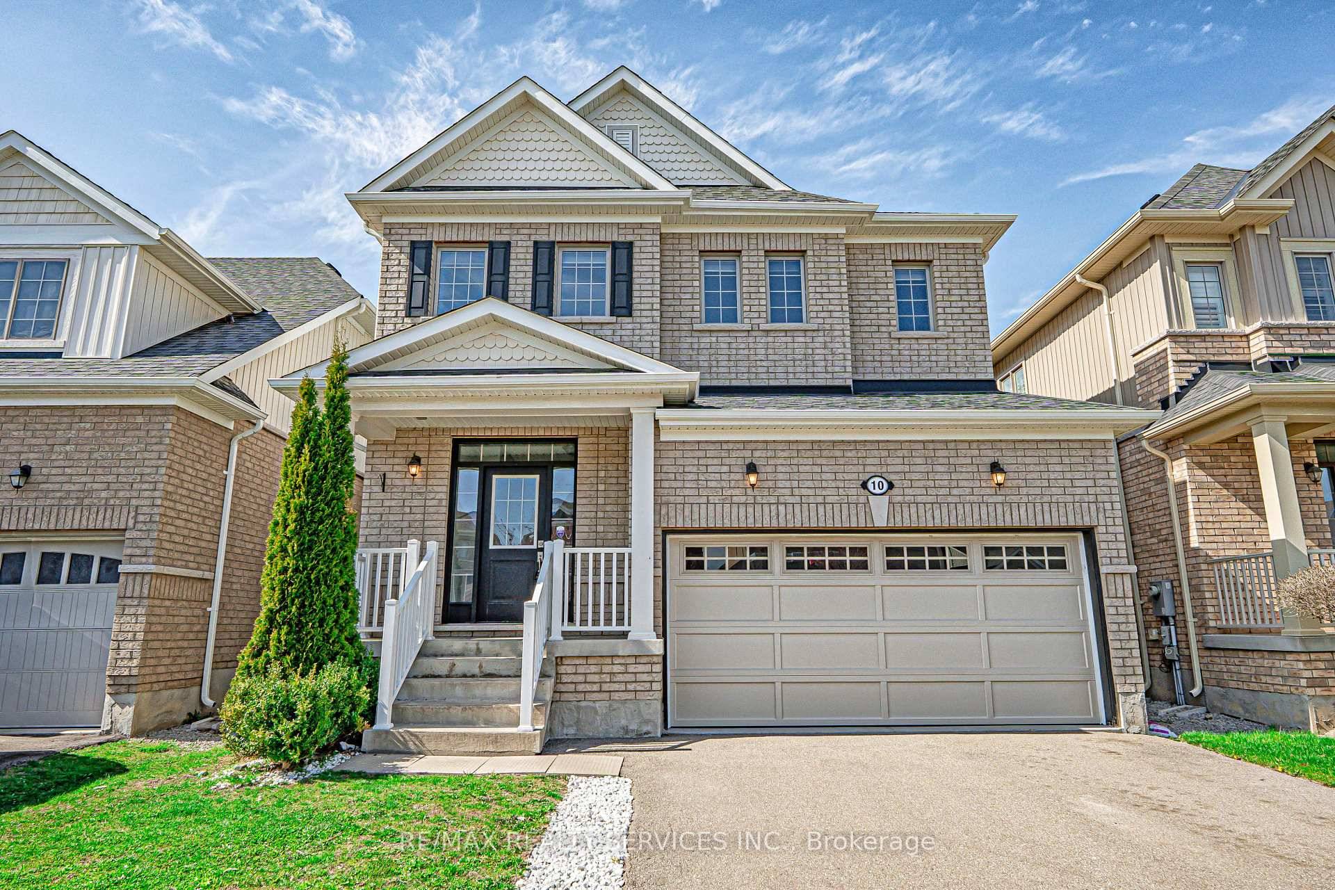 Welcome to this stunning 3 bedroom, 3 bathroom detached home nestled in a family friendly, desirable neighborhood of Tottenham !