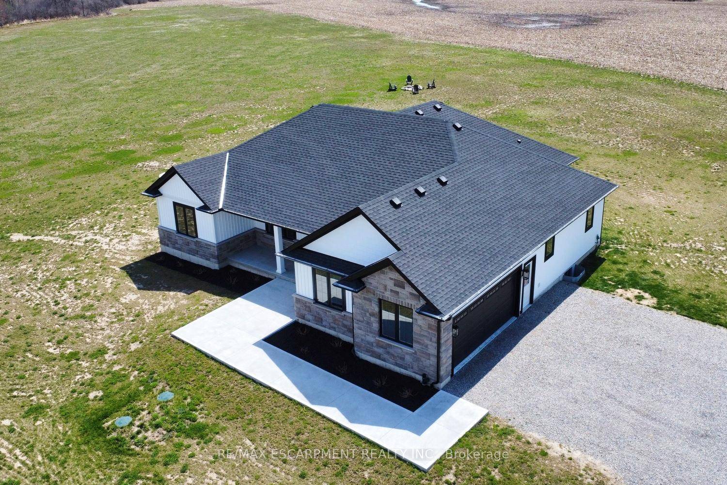 Stunning Custom Built Home on 9.
