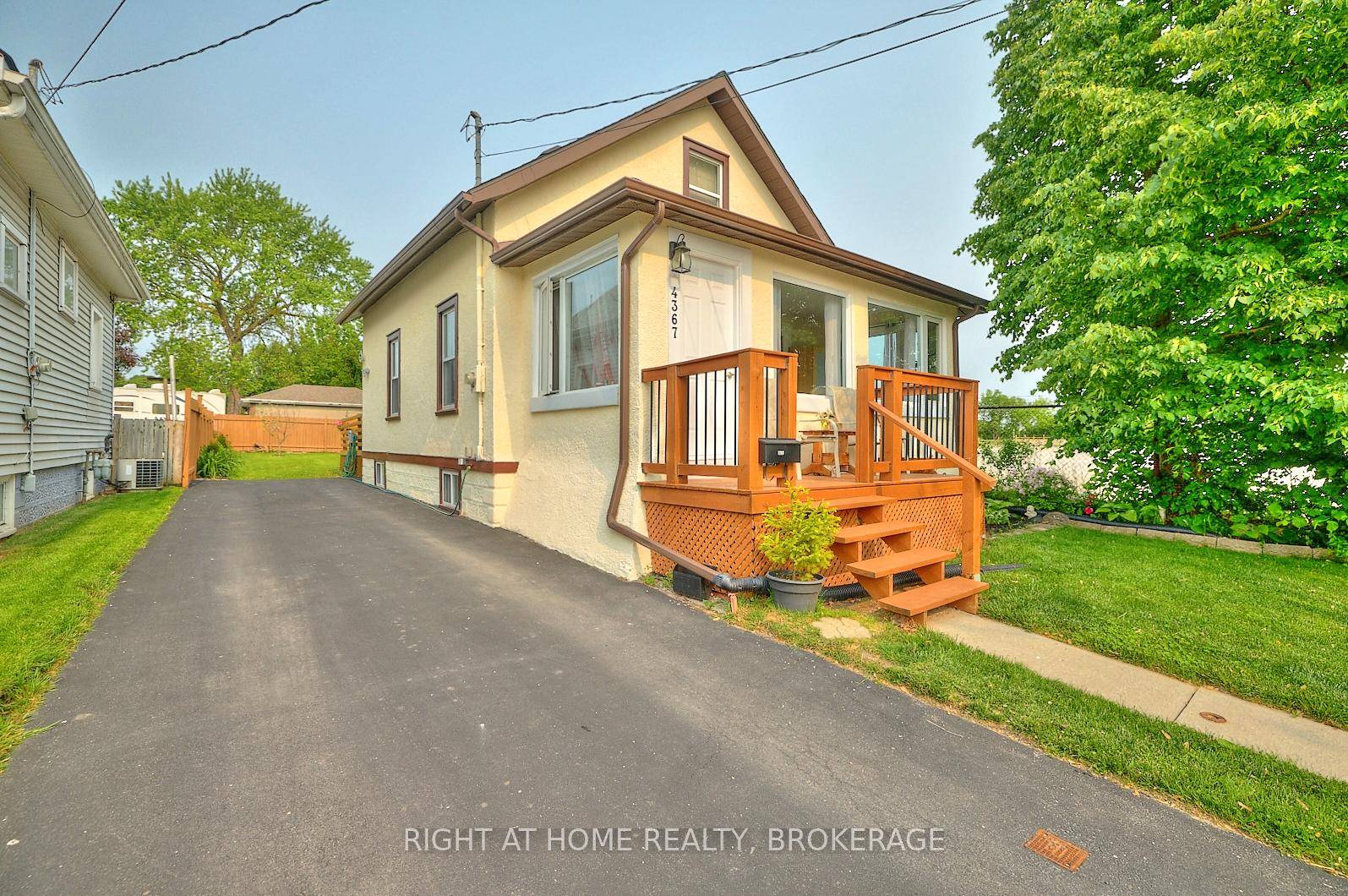 ATTENTION INVESTORS AND FIRST TIME HOME BUYERS !
