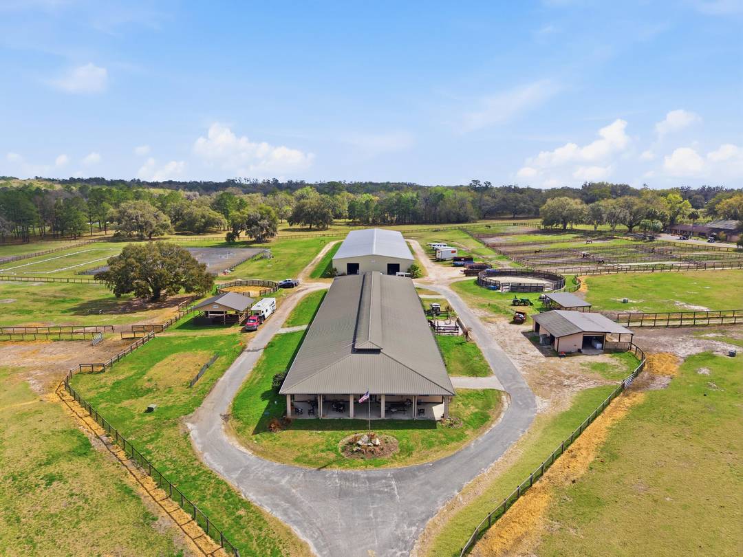 Bocoy Stables A Premier Ocala Equine Masterpiece Commanding 50 rolling acres within the Farmland Preservation Area, Bocoy Stables is a world class facility designed for the Elite Equestrian.