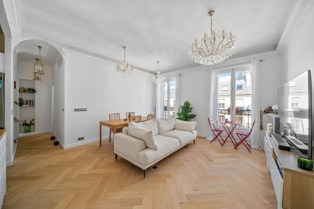 5 exceptional rooms on the top floor with balcony – Opéra Garnier, Paris 2nd arrondissement