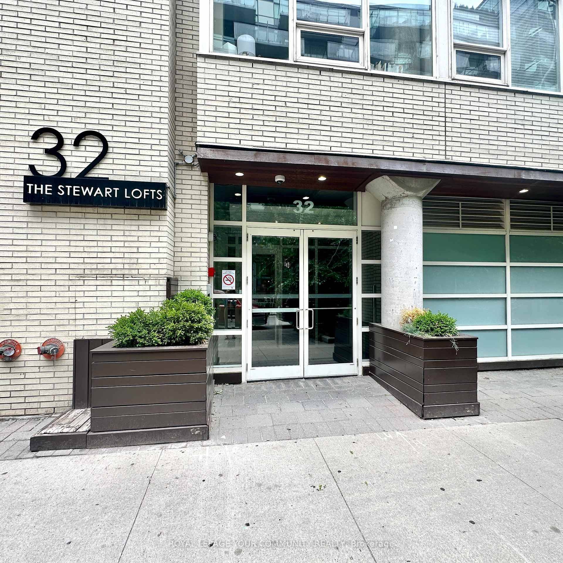 Stylish urban living at The Stewart Lofts !