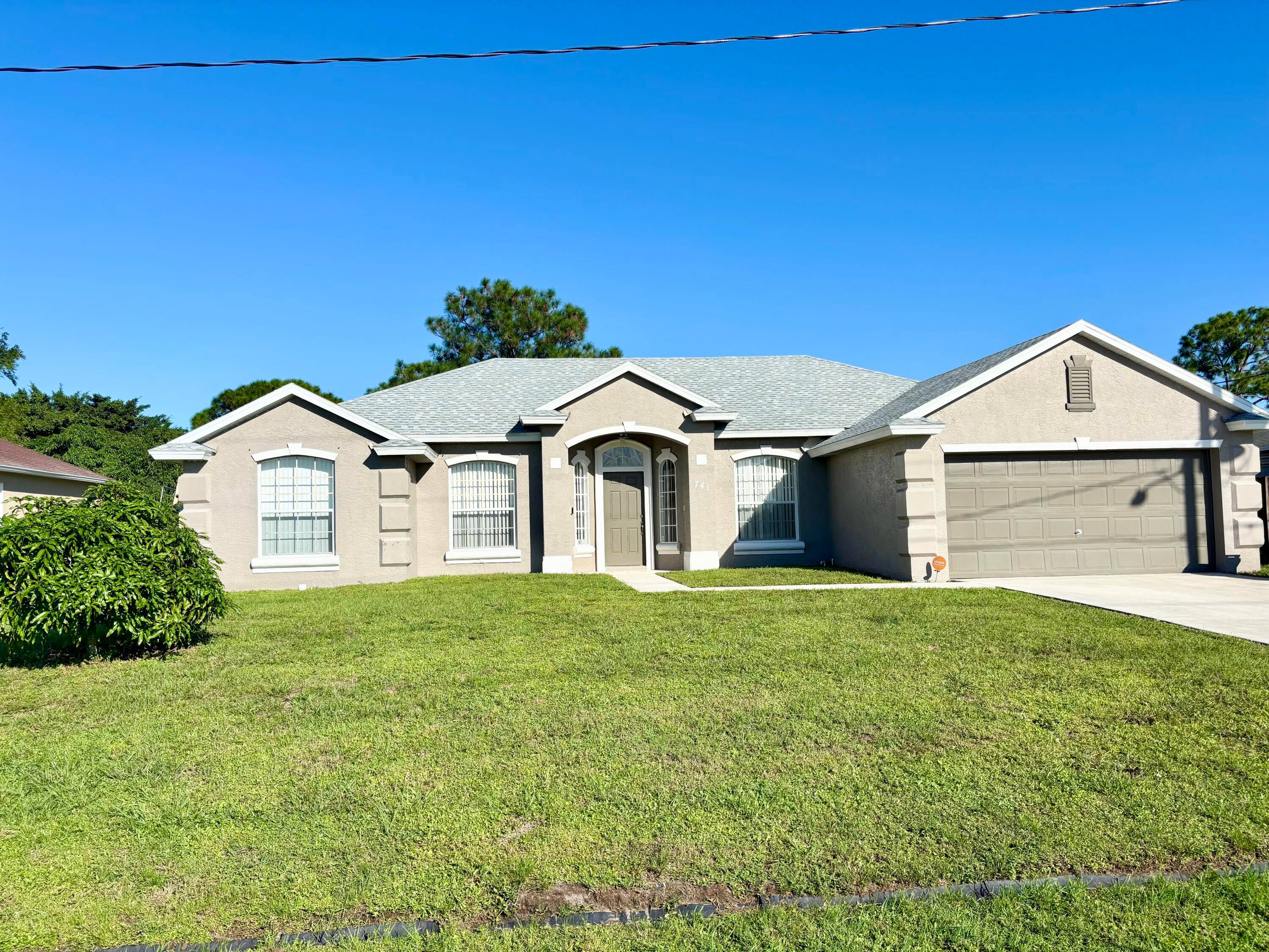 GORGEOUS 4 3SPACIOUS OPEN FLO0R PLAN, FRESH PAINT, TILE AND LAMINATE WOOD FLOORS IN MAIN AREAS, CARPET IN ALL BEDROOMS, VAULTED CEILINGS, STAINLESS STEEL APPLIANCES, NEW ROOF 2024, WATER HEATER ...