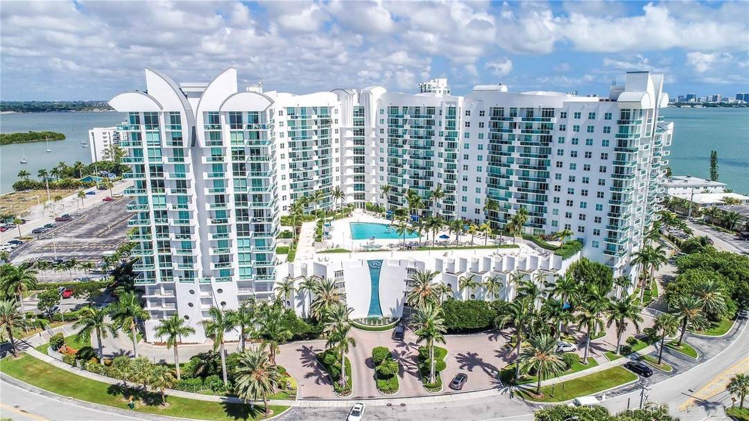 Large Corner unit in one of the most desired water front communities in North Bay Village 360 Condos.