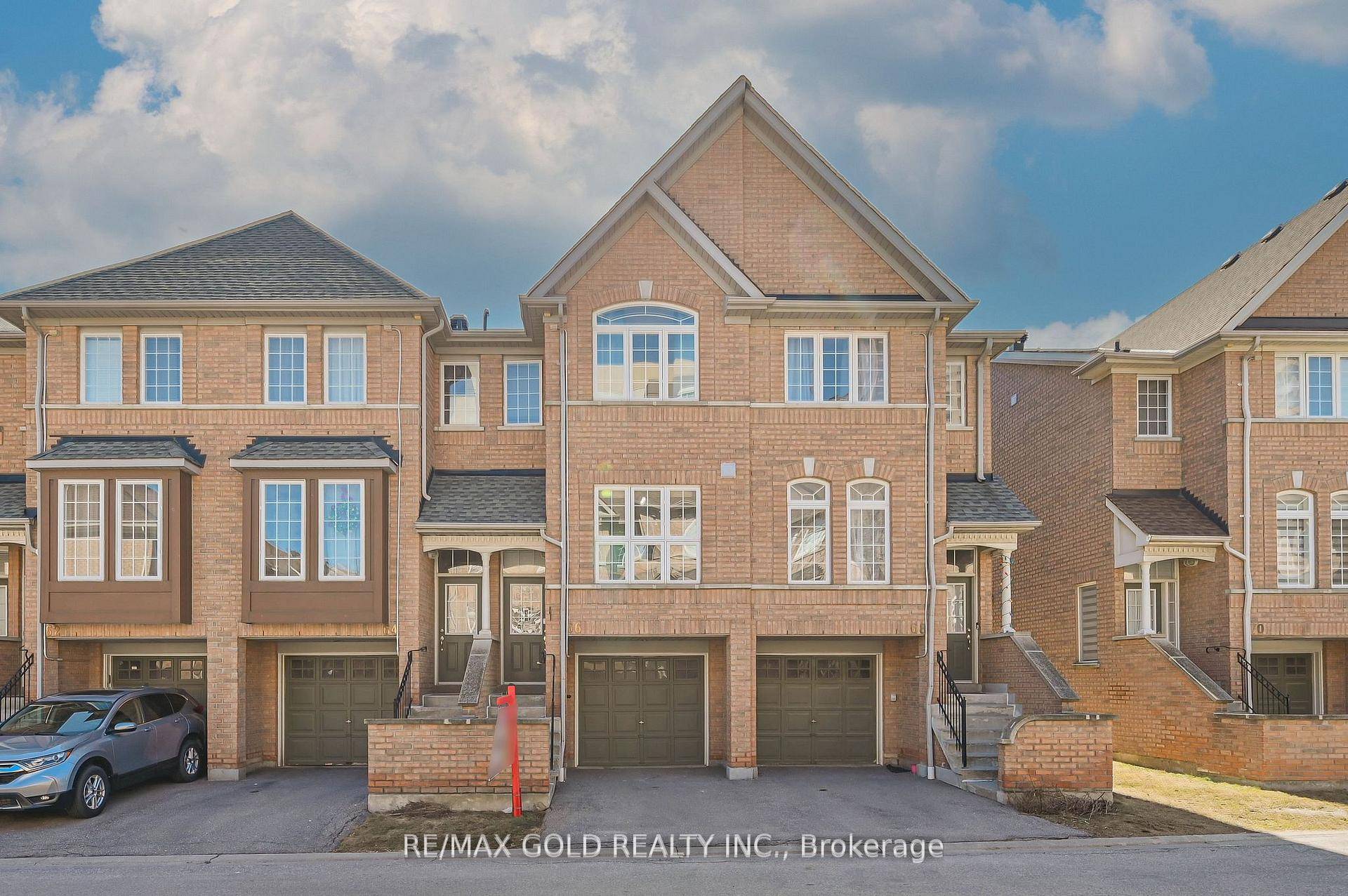 Welcome to this bright and modern 3 bedroom, 3 bathroom Tridel built townhome offering afunctional open concept layout with abundant east and west facing natural light.