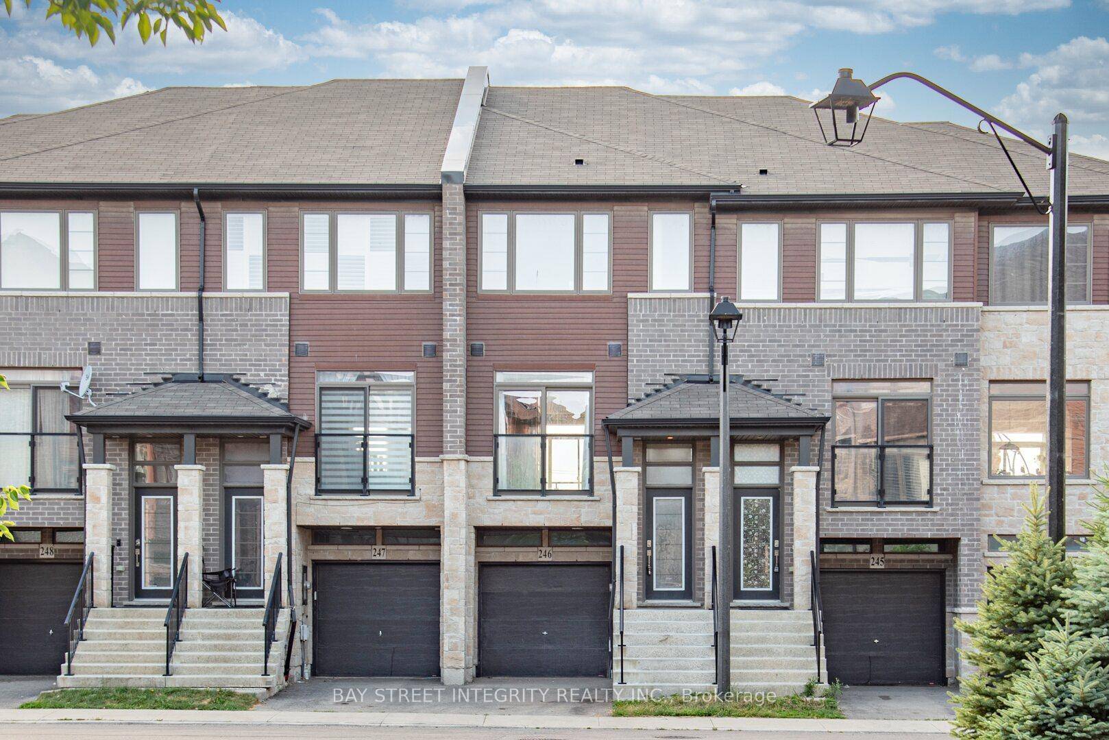 This impeccably maintained 3 storey townhome in highly desirable Central Park neighborhood, 1614 Sf.