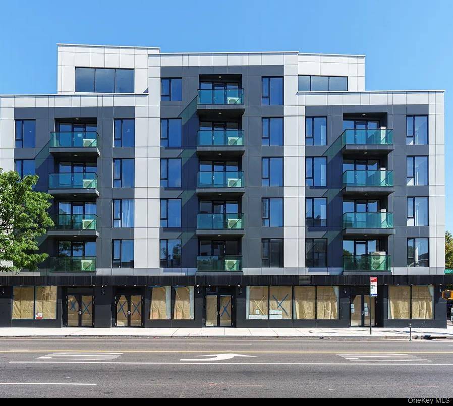 For Sale Polaris Condominium Unit 4A Modern 1 bedroom 2 bathrooms with hardwood floors, floor to ceiling windows, and private balcony with stunning Manhattan amp ; Queens views.