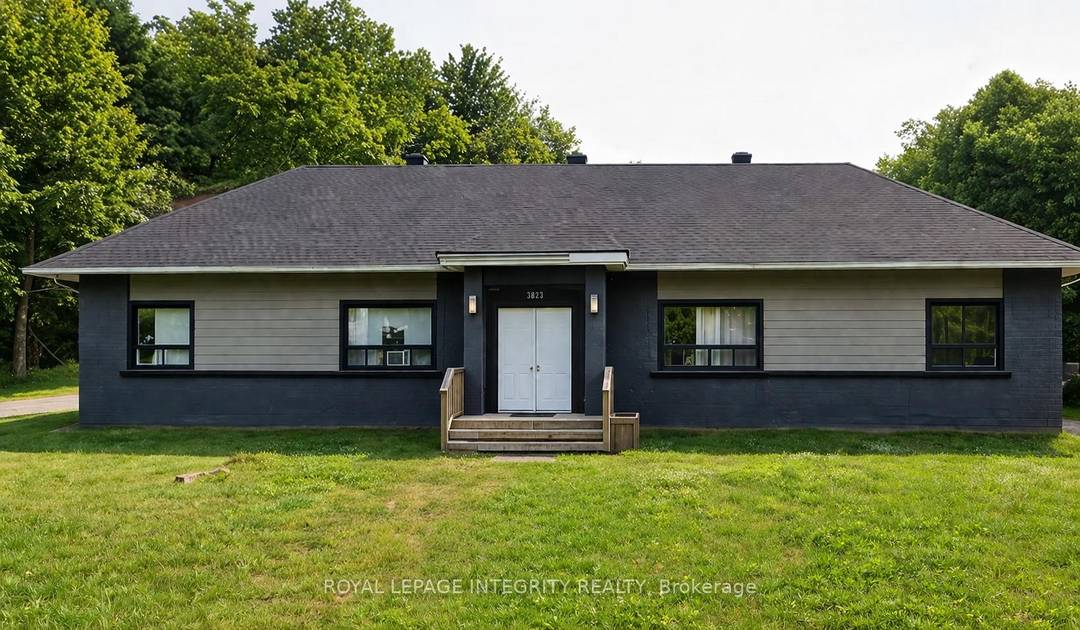 Vacant and move in ready side by side duplex set on a spacious 0.