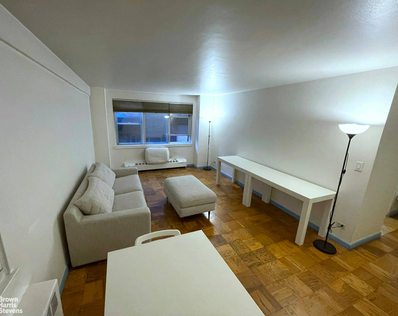 LARGE 1BR HOME IN FULL SERVICE COOPWelcome to Apartment 1P, a very spacious one bedroom, located in a phenomenal, full service Upper East Side co op.