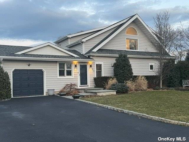 Best deal in the private bay community of Shinnecock Shores !