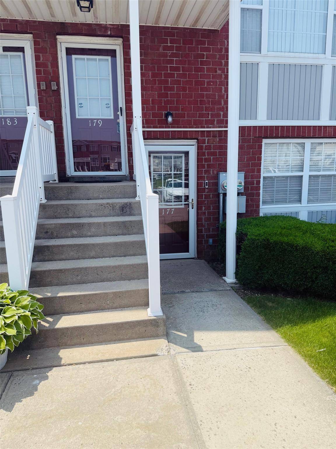 Waterfront 3BR 2BA Duplex in Shorehaven Harbour Pointe !