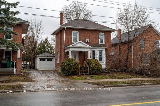 Excellent legal DUPLEX in a prime location, close to all amenities that Peterborough has to offer !