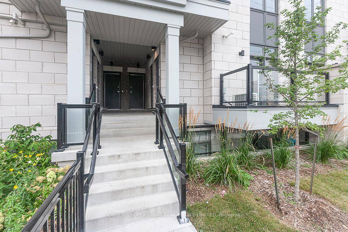 Amazing property, very beautiful townhome in the heart of Brampton East community.