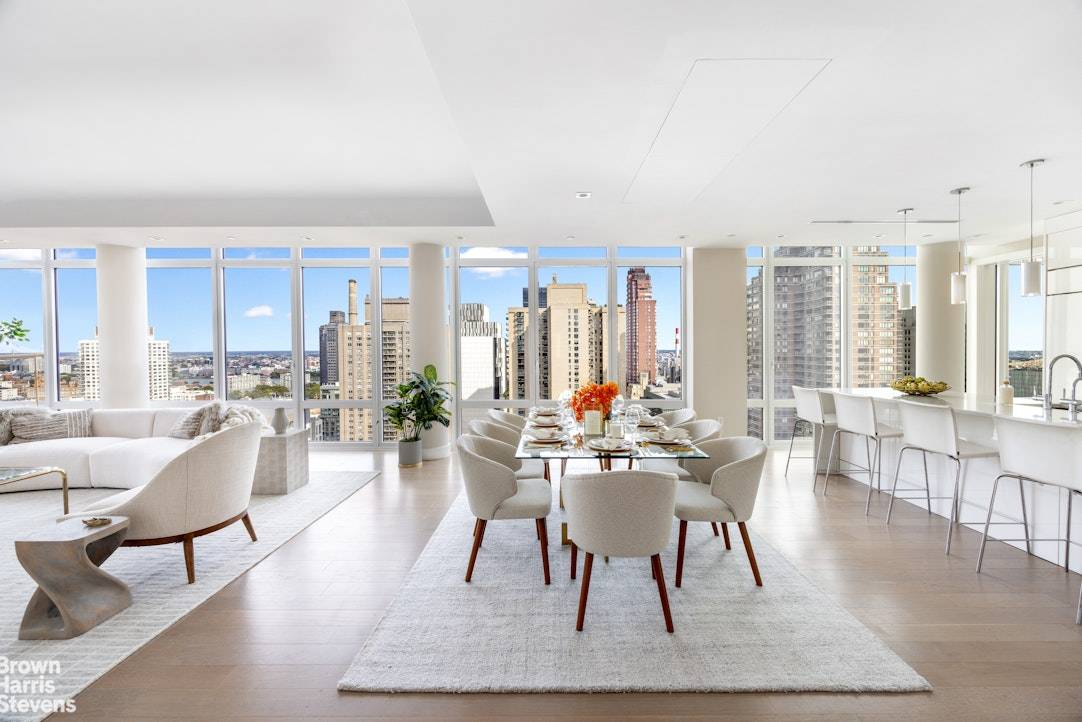 Introducing the magnificent 26th Floor Residence at The Charles Condominium, a soaring full floor home of exceptional sophistication.