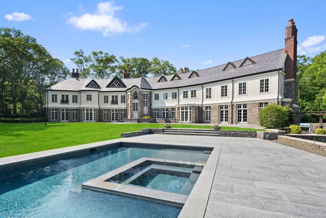 119 Proprietors Crossing is a breathtaking estate by architect James E.