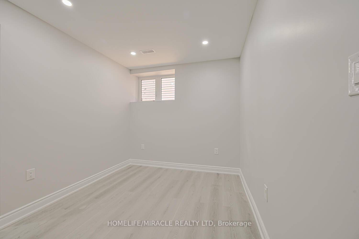 ! FINISHED LEGAL BASEMENT WITH SEPARATE SIDE ENTRANCE !