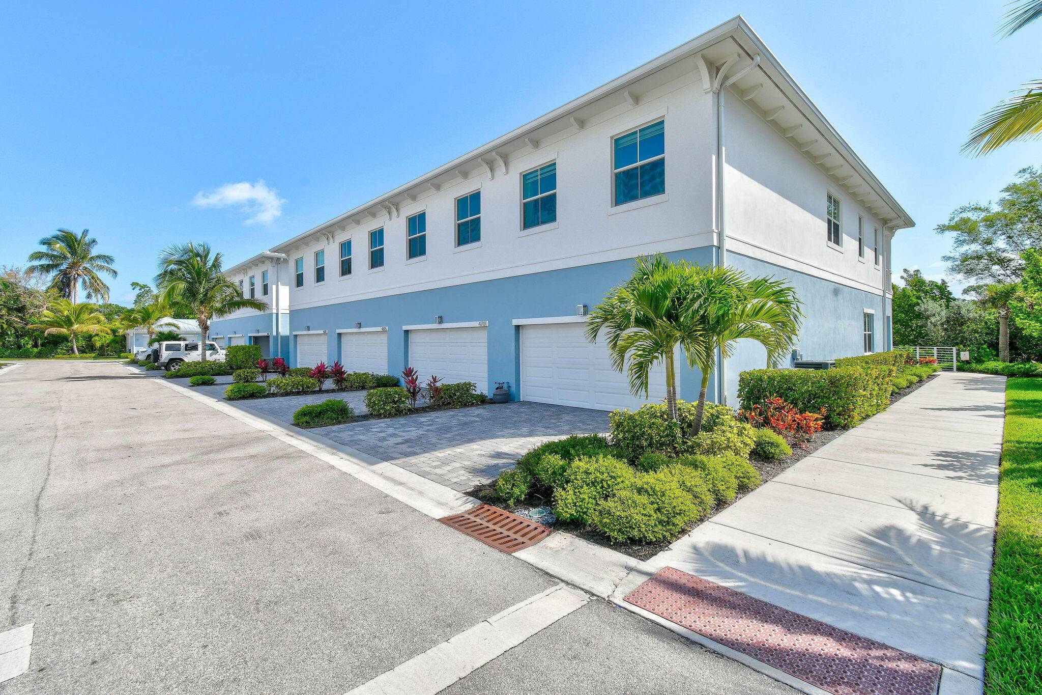 Gorgeous coastal inspired 3 bed, 2.