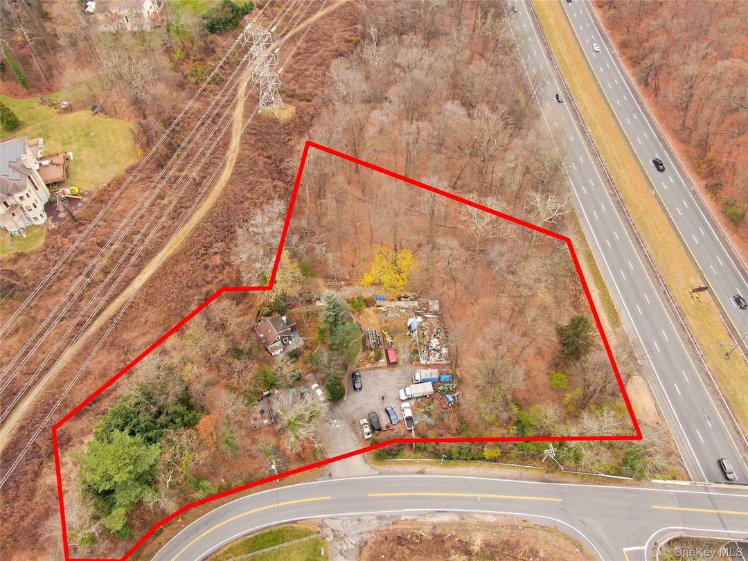 Don t miss this exceptionally rare opportunity to control a substantial land assemblage in the highly coveted Edgemont School District, where new construction opportunities are increasingly scarce.