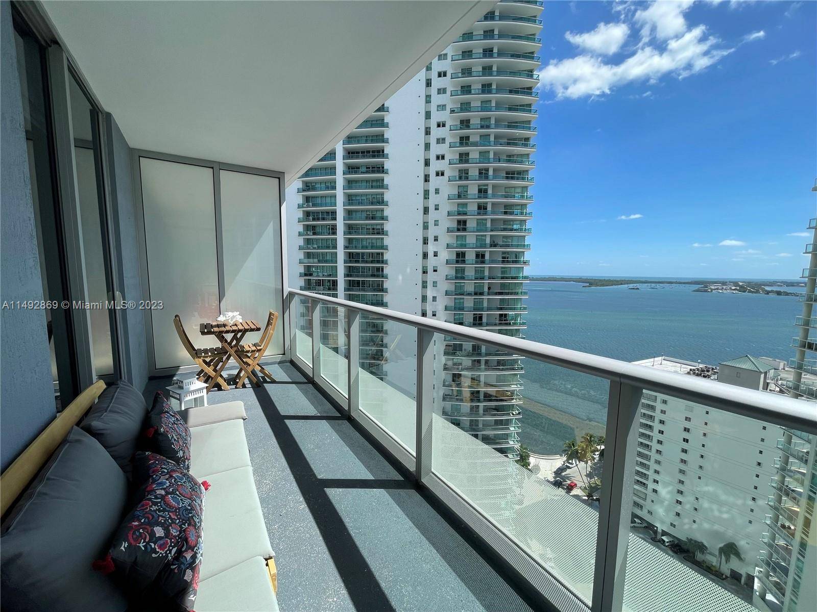 This beautiful and luxury 1 bedroom condo is located at the heart of Brickell, with breathtaking sea views from all the apartment, exceptional top amenities, fully equipped gym, sauna, grill, ...