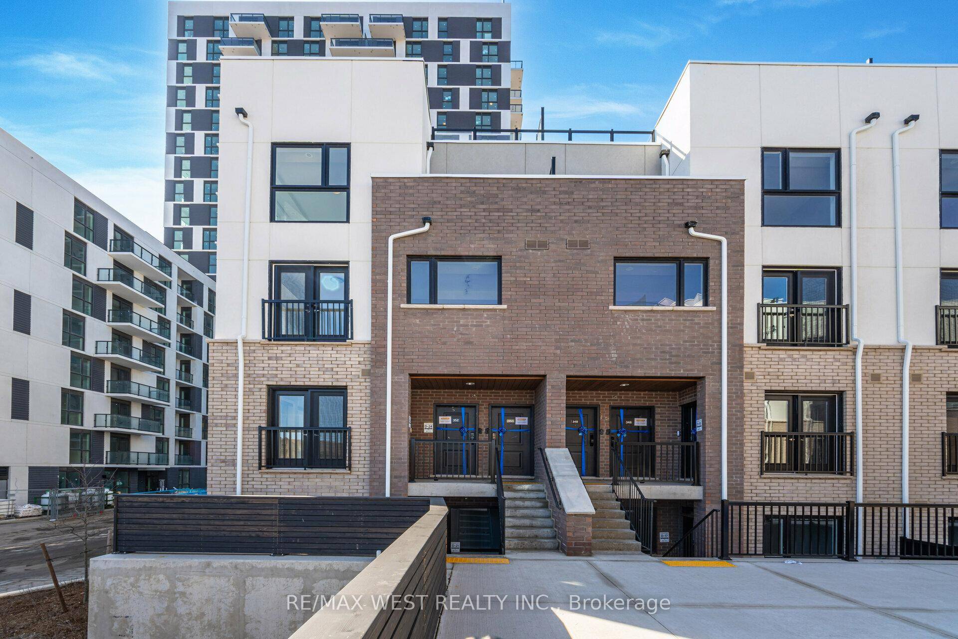 Welcome To Minto Oakvillage Townhomes !