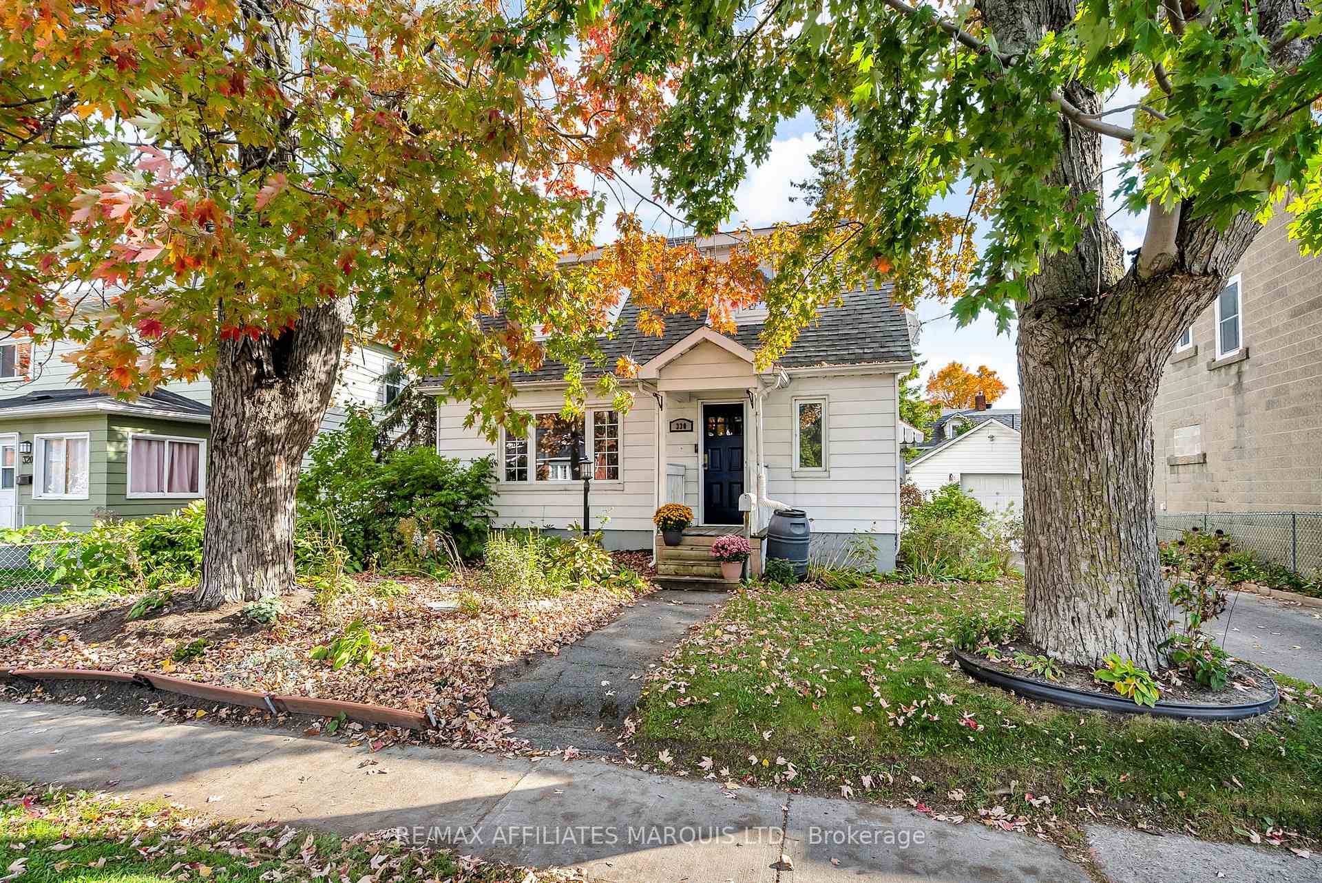 Welcome to 330 4th Street West !