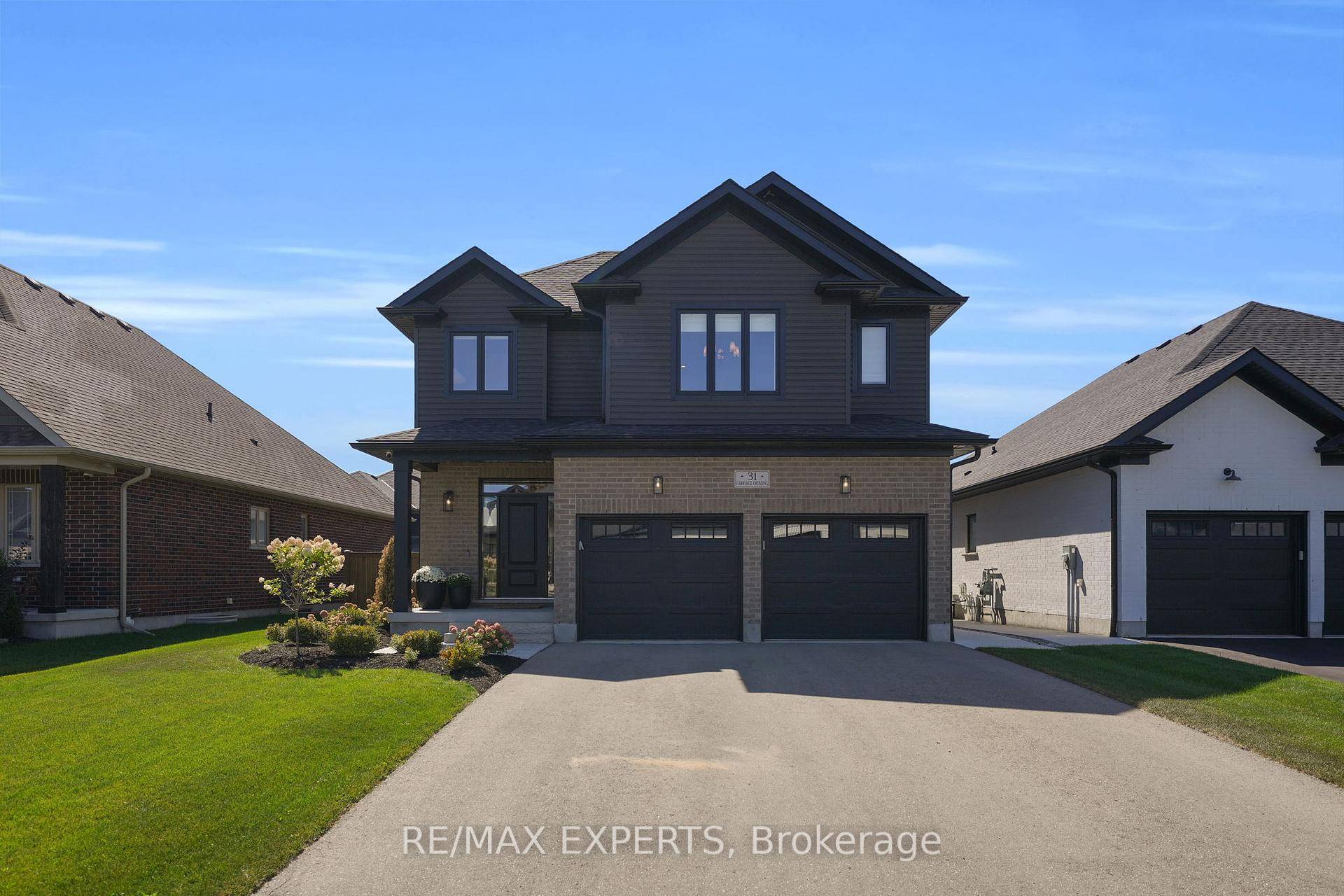 Beautiful Detached Home In The Heart Of Drayton !