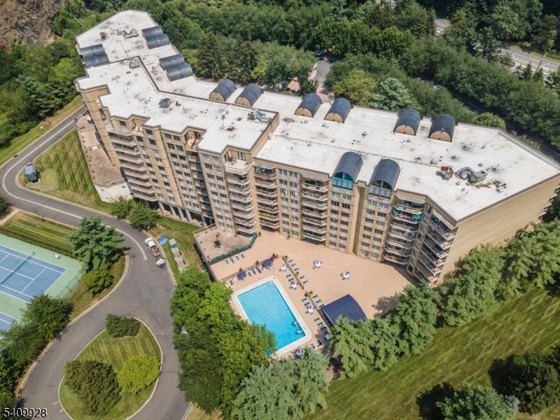 Live above it all in this stunning 3 bed, 3.