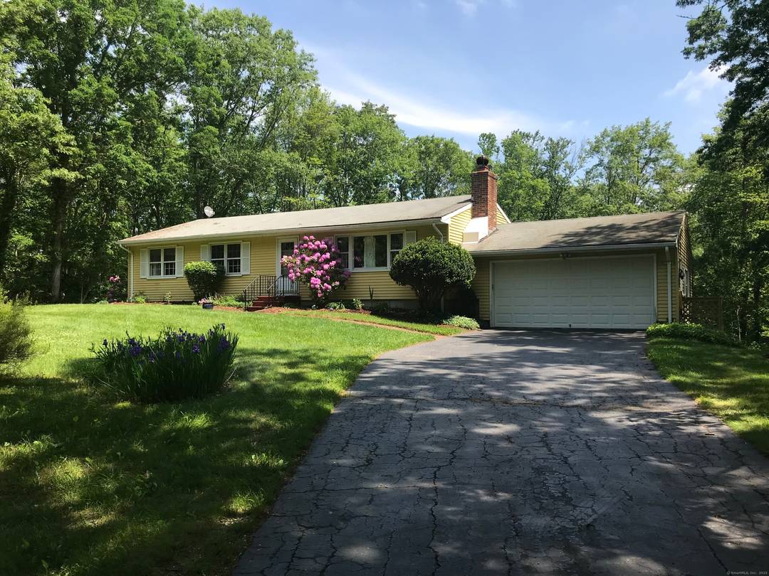 HOUSE COMES FULLY FURNISHED, RENT BY OWNER, AVAILABLE AUGUST 30, 2025, ACADEMIC RENTAL HOME HAS A NICE COZY FEEL TO IT, WITH FIREPLACE IN THE FAMILY ROOM, FULLY EQUIPPED KITCHEN, ...