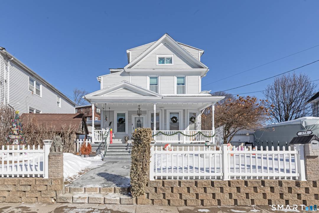 Rare opportunity to acquire a 4 parcel package in Bridgeport's desirable North End.