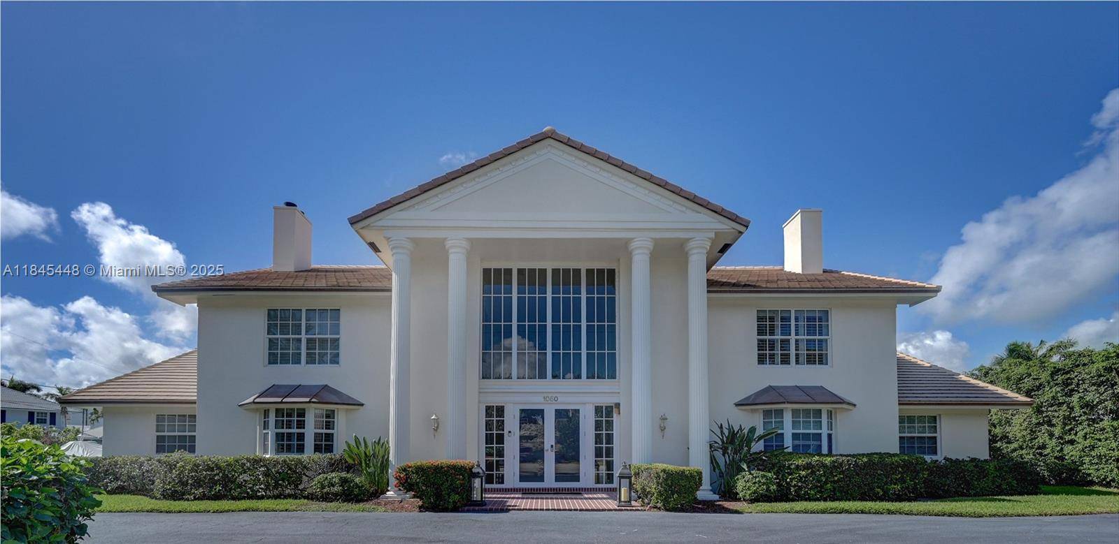 Welcome to White Columns, Delray Beach s hidden gem a boutique 3 unit condo just steps from the ocean and Intracoastal.
