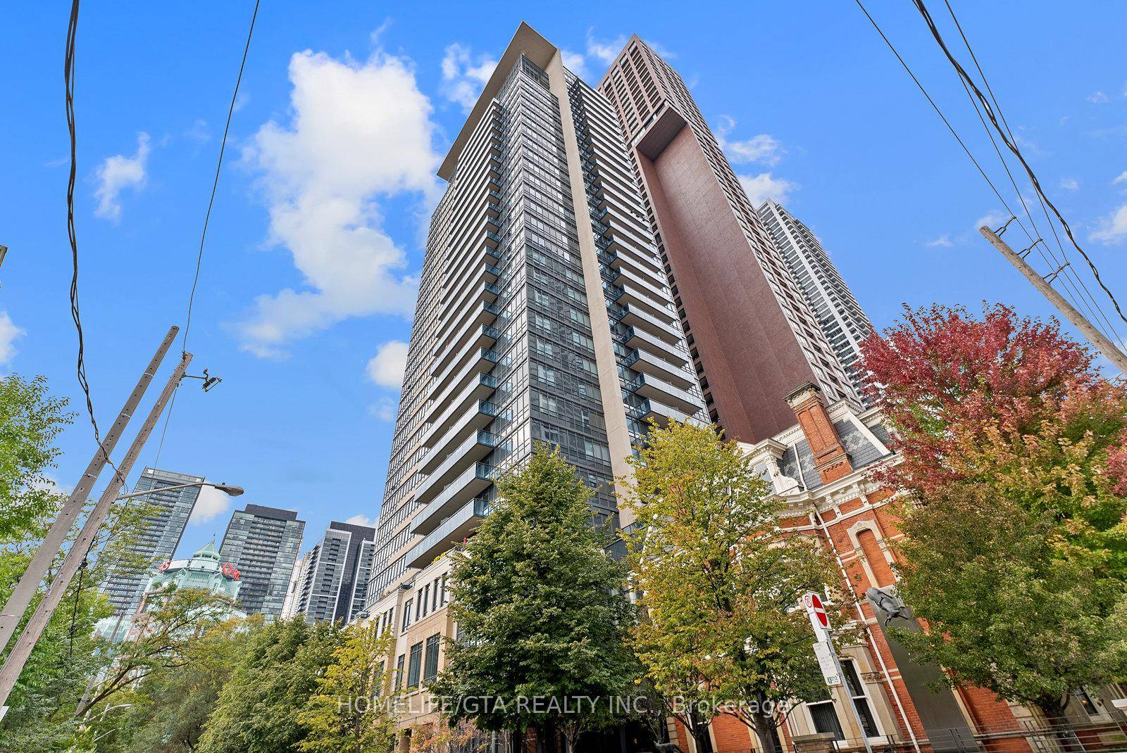 Available ASAP ! ! Stunning South East Corner Unit at Tridel's Prestigious James Cooper Mansion !
