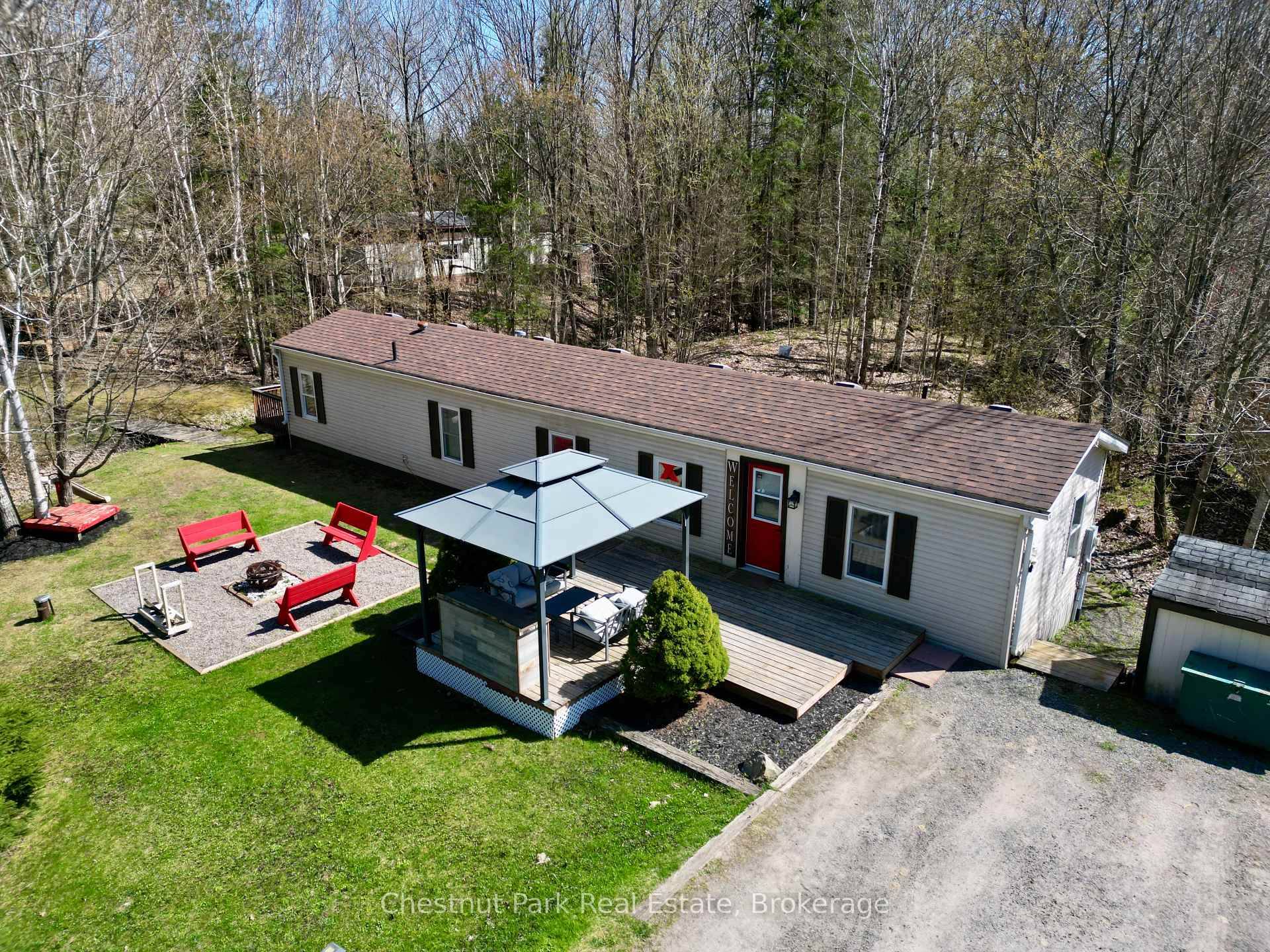 Affordable, Move In Ready, and Full of Charm Welcome to this bright and cheerful 3 bedroom, 1 bathroom home nestled in a quiet, friendly community just minutes from downtown Huntsville.
