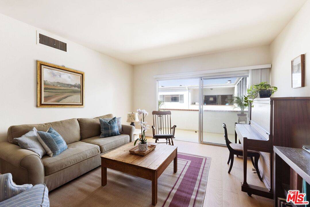 521   Montana Ave 1BR Santa Monica La