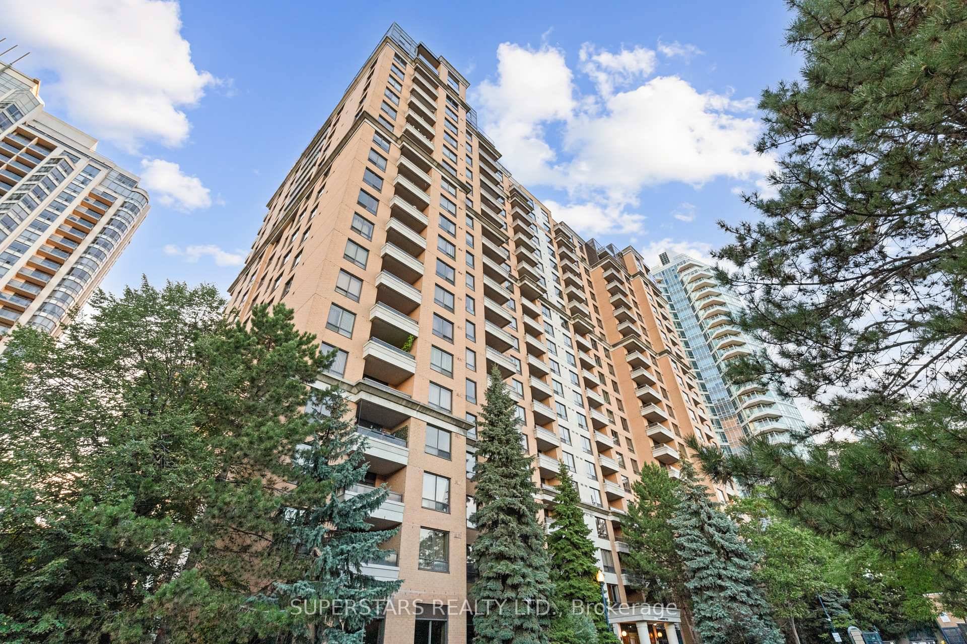 Spacious 1 bedroom condo with 620 sq ft of living space at Tridels Sommerset at Northtown, inthe heart of Yonge amp ; Finch Torontos vibrant Willowdale Community which people called ...