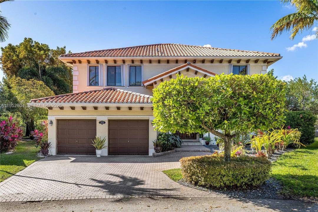 Stunning 5 Bedroom, 4 Bathroom Home in Highly Desirable Cutler Cay Welcome to this exquisite 5 bedroom, 4 bathroom home, ideally located in the sought after community of Cutler Cay.
